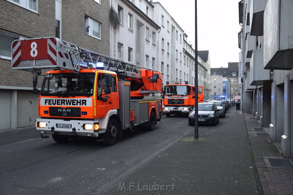 Feuer 1 Koeln Vingst Hesshofplatz P03.JPG - Miklos Laubert